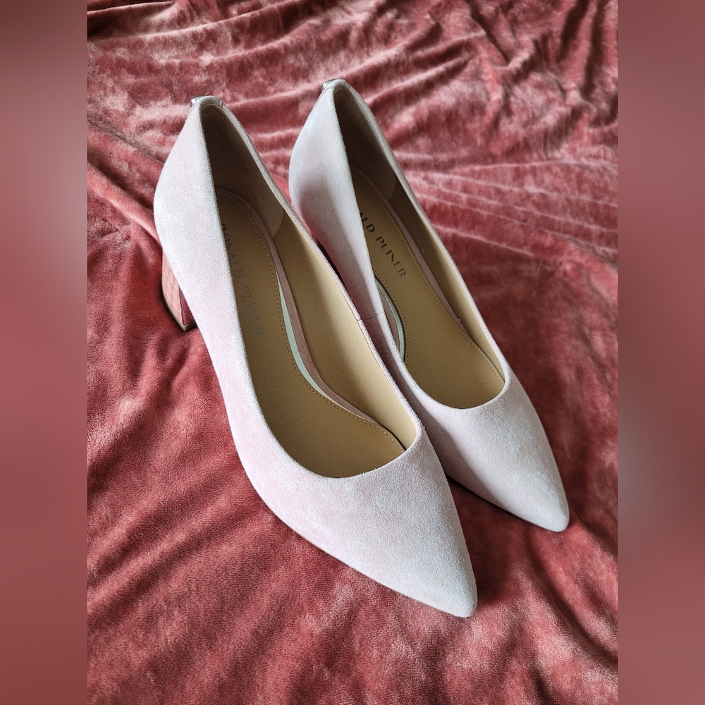 Donald Pliner Suede Light Pink Pumps